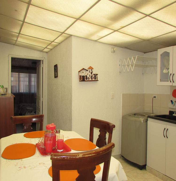 Casa De Huespedes Shalom Victoria Guest House Bogotá Eksteriør bilde