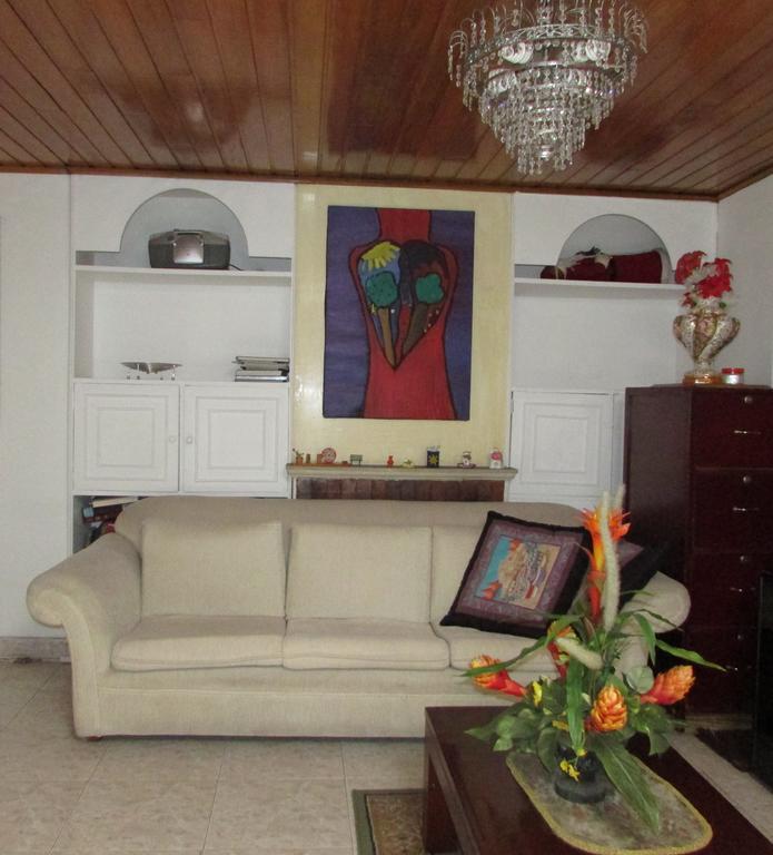 Casa De Huespedes Shalom Victoria Guest House Bogotá Eksteriør bilde