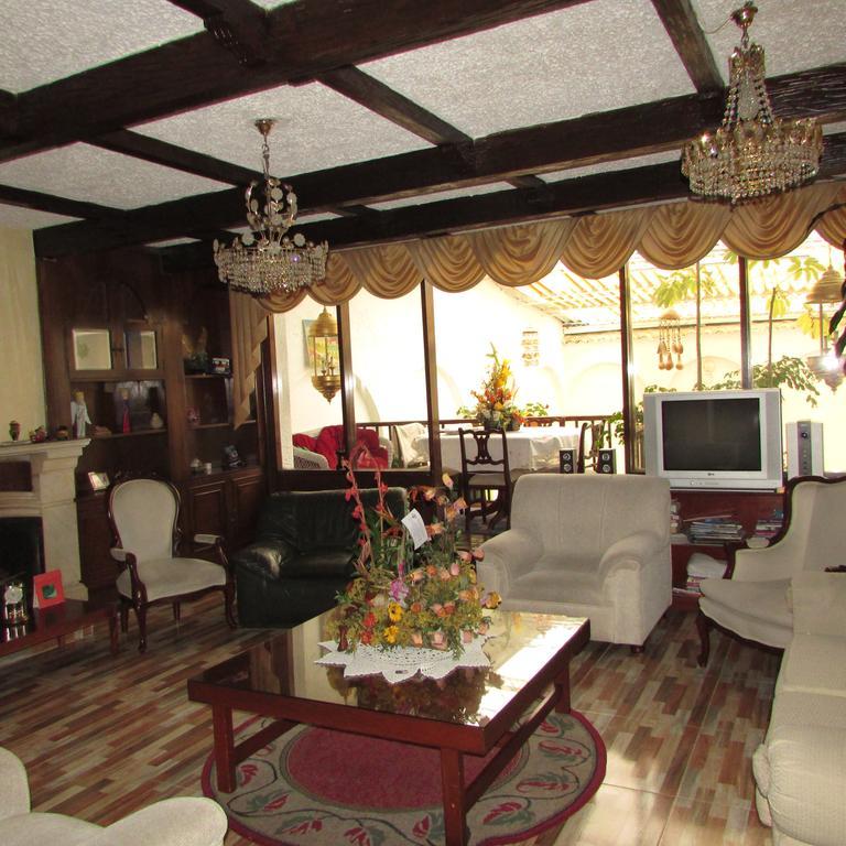 Casa De Huespedes Shalom Victoria Guest House Bogotá Eksteriør bilde